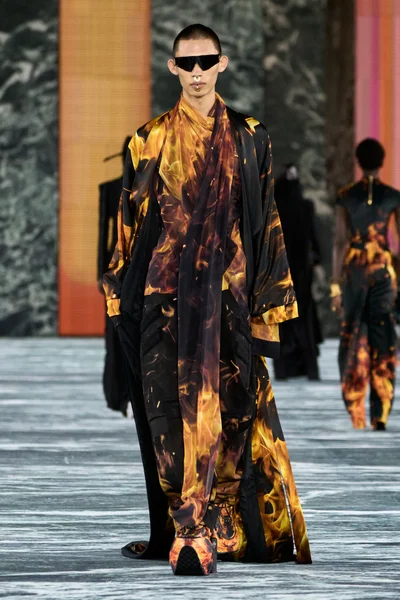 Look 96